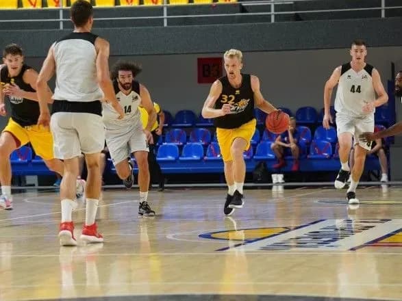 kiyiv-basket-ta-prometey-vigrali-pershi-poyedinki-pislya-koronavirusnoyi-pauzi