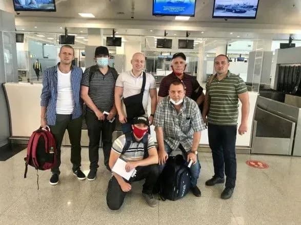 v-ukrayinu-povernulis-6-moryakiv-z-curacao-trader-yakikh-zakhopili-pirati