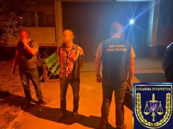 v-ukrayini-na-garyachomu-zatrimali-prikordonnika-narkotorgovtsya