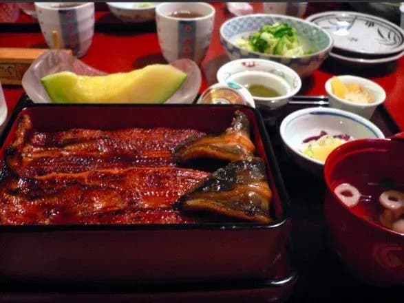 na-stolichniy-mitnitsi-viluchili-9-tonn-delikatesu-z-knr-na-blizko-3-mln-griven