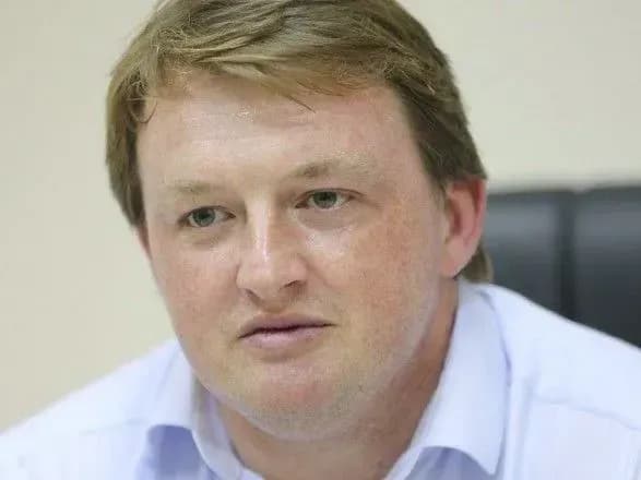 bankir-fursa-rozpoviv-yak-khodiv-suditisya-z-surkisami