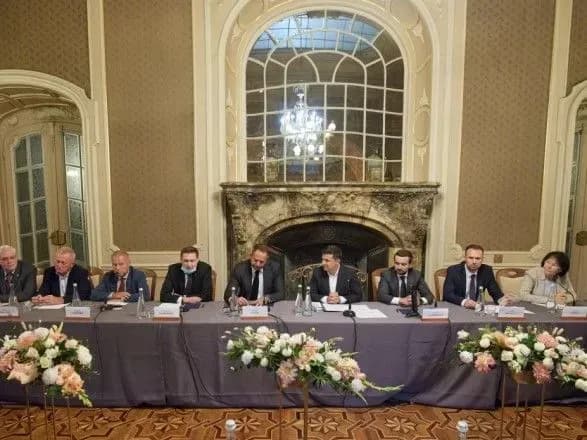 zelenskiy-zustrivsya-z-rektorami-universitetiv-lvivschini