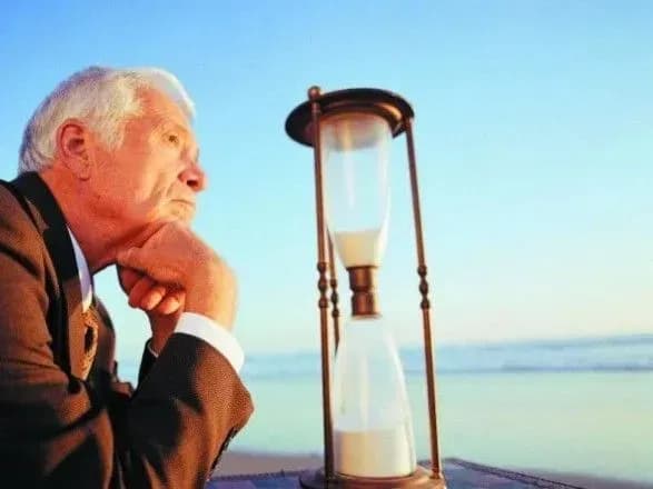 v-ukrayini-ponad-tri-tisyachi-derzhavnikh-sluzhbovtsiv-pensiynogo-viku