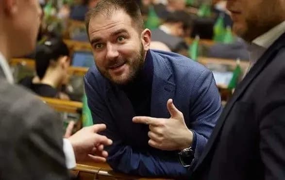 u-sluzi-narodu-pidtverdili-otrimannya-zayavi-yurchenka-pro-vikhid-z-fraktsiyi-sche-raz-yiyi-ne-obgovoryuvatimut