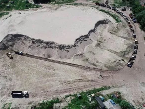 u-kiyevi-khochut-povernuti-v-komunalnu-vlasnist-17-ga-zemli-bilya-dnipra-na-ponad-650-mln-griven