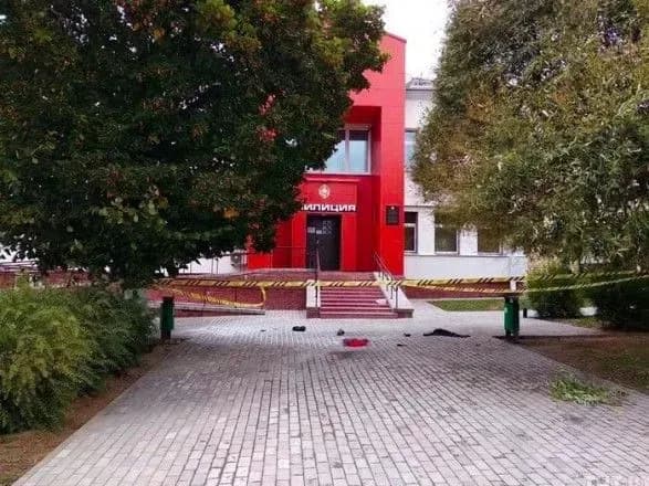 u-bilorusi-cholovik-pid-stinami-viddilku-militsiyi-vchiniv-akt-samospalennya