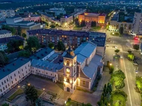 do-poslablennya-karantinu-v-ukrayini-ne-gotovi-19-oblastey-ta-kiyiv-moz-1