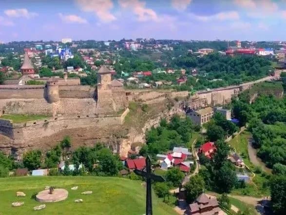 do-poslablennya-karantinu-v-ukrayini-sche-dosi-ne-gotovi-22-oblasti-ta-kiyiv-moz