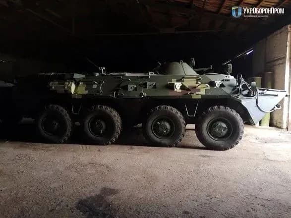 dlya-zbroynikh-sil-dostrokovo-vidremontuvali-9-bronetransporteriv