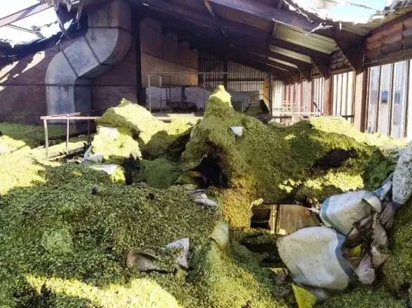 na-zhitomirschini-v-privatniy-metaleviy-sushartsi-zgorilo-30-t-khmelyu