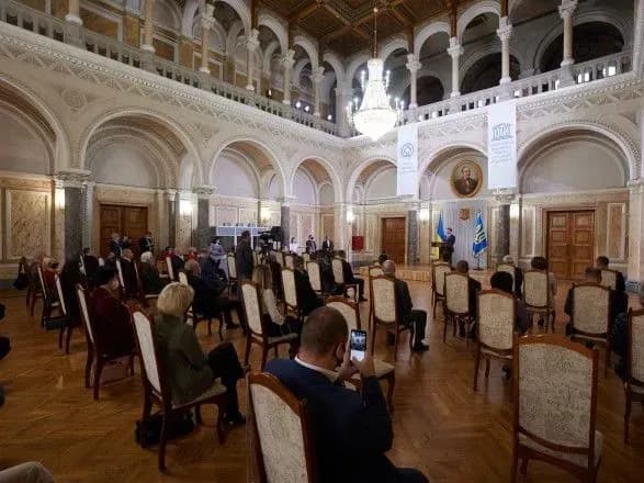 zelenskiy-zayaviv-scho-robit-vse-schob-osvita-vidchula-strategichne-znachennya-dlya-ukrayini