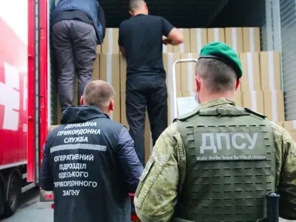 iz-odesi-do-yevropi-namagalis-vivezti-biloruskikh-tsigarok-na-ponad-80-mln-griven