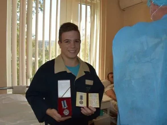 kursant-yakiy-vizhiv-v-aviakatastrofi-an-26-prodovzhit-navchannya-v-universiteti-povitryanikh-sil