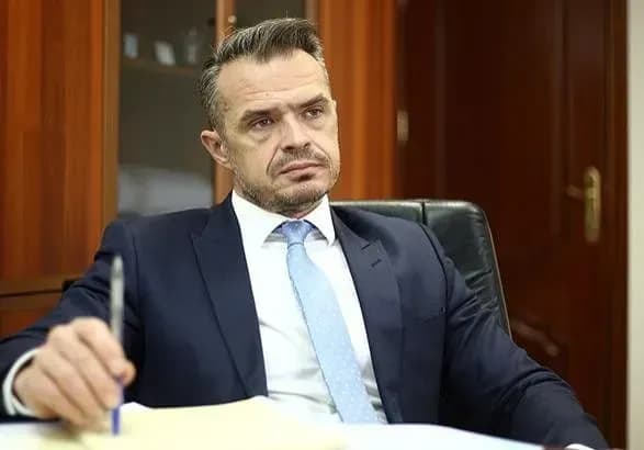 sud-prodovzhiv-aresht-eksgolovi-ukravtodoru-novaka