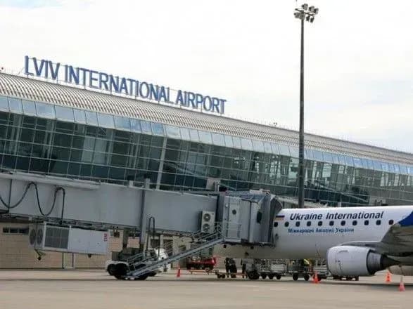 nezabarom-vsi-aeroporti-ukrayini-pratsyuvatimut-iz-zastosunkom-diya-mintsifri