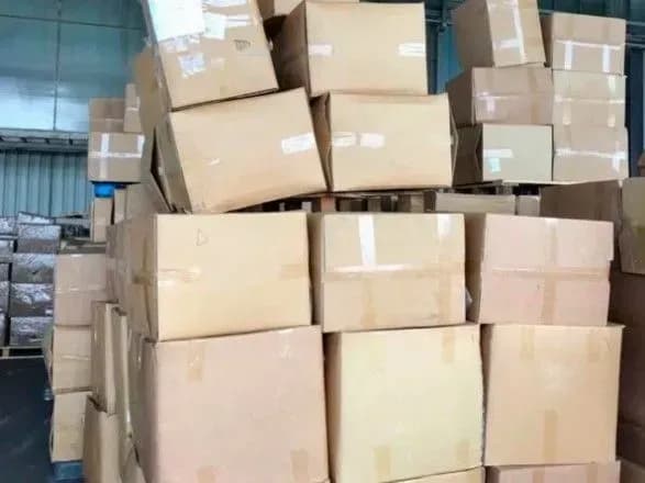 cherez-borispil-za-pidroblenim-invoysom-namagalis-vvezti-masok-iz-knr-na-ponad-8-5-mln-griven