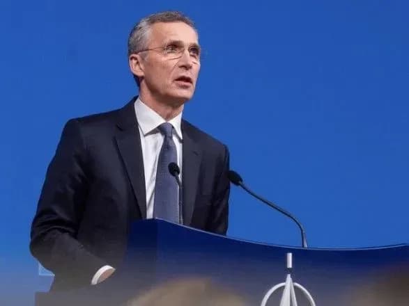 gensek-nato-zasudiv-napad-na-vchitelya-u-frantsiyi