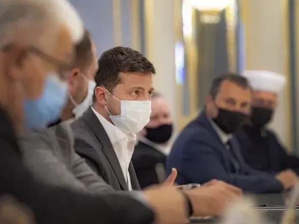 perevesti-bogosluzhinnya-v-onlai-n-zelenskiy-zaklikav-religiynikh-lideriv-ubezpechiti-ukrayintsiv-vid-covid-19