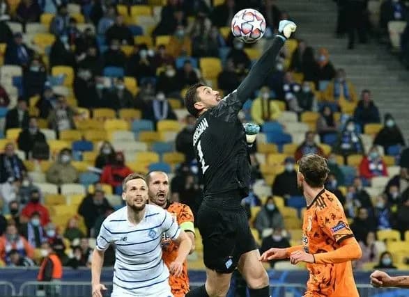 golkiper-dinamo-vidznachiv-progres-komandi-popri-porazku-vid-yuventusa