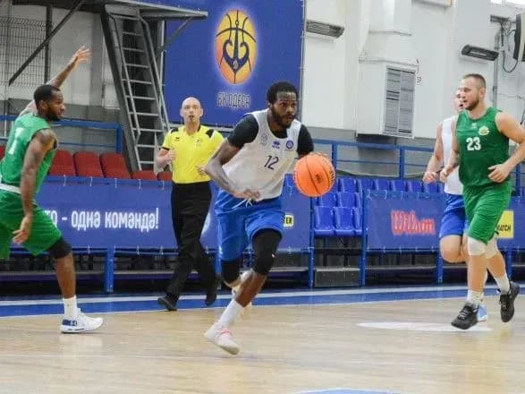 biyka-u-nichnomu-klubi-bk-odesa-rozirvav-kontrakti-iz-dvoma-amerikanskimi-gravtsyami