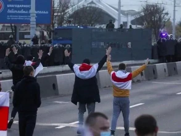protesti-u-bilorusi-z-pochatku-dobi-zatrimali-vzhe-ponad-140-osib