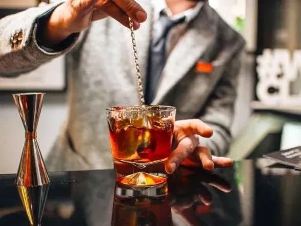 alkogol-i-pandemiya-yak-zminilisya-upodobannya-ukrayintsiv-za-chas-koronakrizi