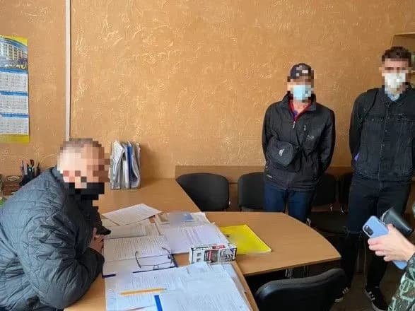 prorektora-sumskogo-vishu-zatrimali-na-khabari-v-5-tisyach-dolariv