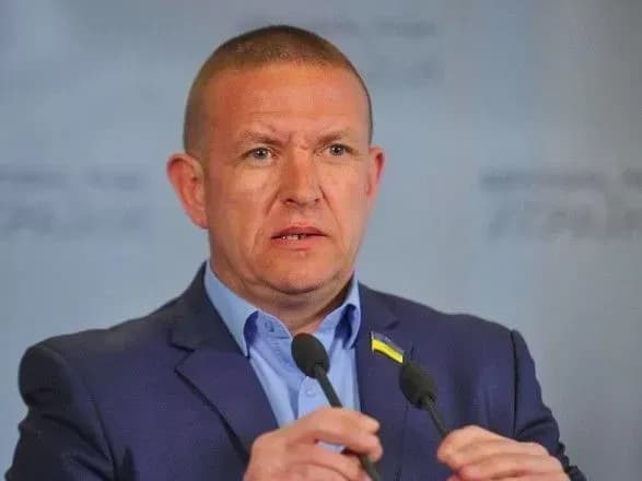 u-vr-proponuyut-pozbaviti-dippasportiv-avtoriv-podannya-do-ksu-pro-skasuvannya-antikoruptsiynikh-norm