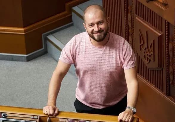 zamist-frontu-zyizdiv-v-svyatogorsku-lavru-u-merezhi-rozkritikuvali-nardepa-kultenka