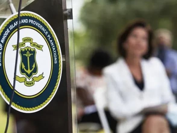 vibori-ta-referendumi-u-ssha-shtat-rod-aylend-progolosuvav-za-te-schob-pribrati-z-ofitsiynoyi-nazvi-zgadku-pro-chasi-rabstva