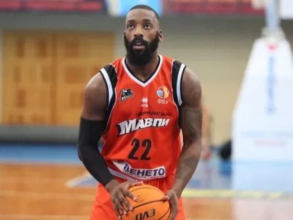 odin-iz-naykraschikh-bombardiriv-superligi-pokinuv-bk-cherkaski-mavpi