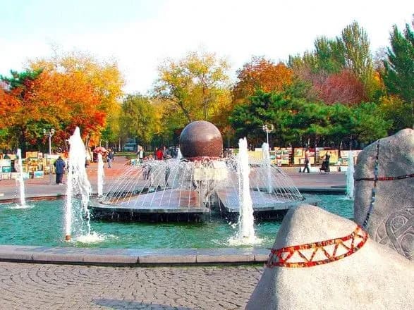 do-chervonoyi-zoni-karantinu-potrapili-13-oblasnikh-tsentriv-moz