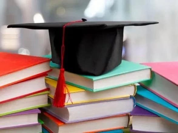 u-mon-povidomili-skilki-osib-bez-gromadyanstva-priyikhali-vchitisya-u-vishakh-ukrayini