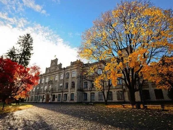 u-moz-nazvali-regioni-z-naybilshim-dobovim-prirostom-khvorikh-na-covid-19-111