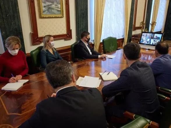 zelenskiy-zibravsya-ozdoroviti-vse-naselennya-pridumav-novu-derzhprogramu