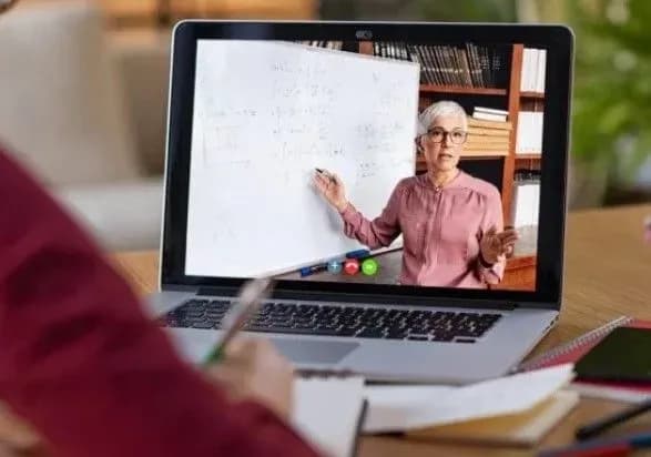 u-kiyivskiy-oblasti-ponad-37-tisyach-uchniv-navchayutsya-distantsiyno