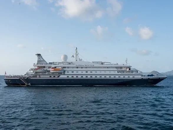 na-kruyiznomu-layneri-scho-pershim-z-pochatku-pandemiyi-virushiv-u-podorozh-spalakh-covid-19