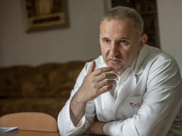 dayte-pratsyuvati-dlya-patsiyentiv-medichna-spilnota-zaklikala-zelenskogo-zalishiti-stepanova-na-posadi