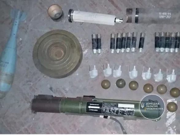 u-prifrontoviy-avdiyivtsi-v-budivli-kintoteatru-vivili-skhron-boyepripasiv