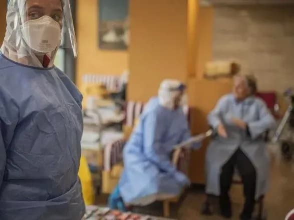 u-stolichnikh-internatakh-dlya-lyudey-pokhilogo-viku-nemaye-testiv-na-covid-19-a-u-kmda-tse-zaperechuyut