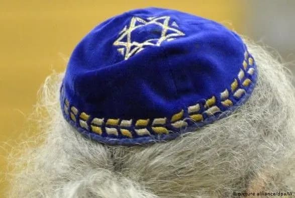 vlada-avstriyi-oburilas-antisemitskim-napadom-v-tsentri-vidnya
