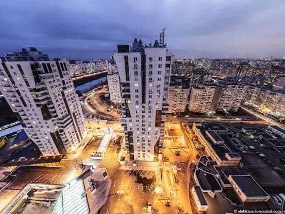 na-livomu-berezi-stolitsi-zafiksovano-zabrudnennya-povitrya-kiyanam-radyat-zachiniti-vikna