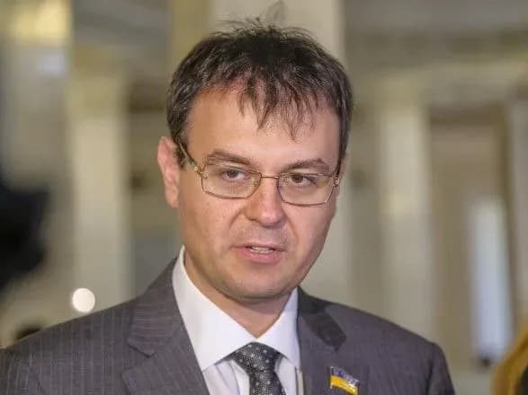 kormushka-na-110-mln-dolariv-dlya-obranikh-getmatsev-lobiyuye-monopolizatsiyu-avtorinku-ukrayini