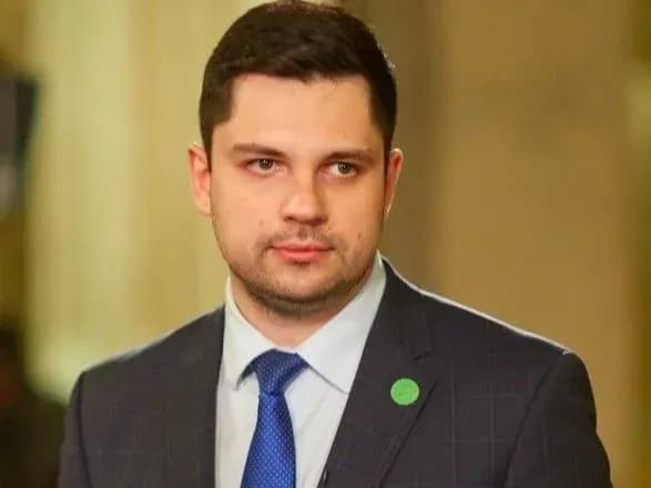 slugi-narodu-vvecheri-zberutsya-na-zasidannya-fraktsiyi-nardep