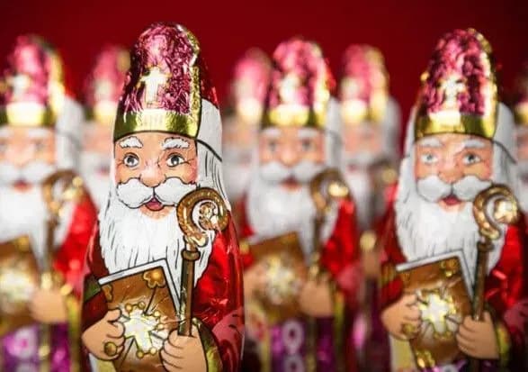 svyatiy-mikolay-na-samoizolyatsiyi-zasvichuvati-golovnu-yalinku-krayini-bude-golograma