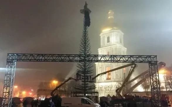 yak-u-stolitsi-gotuyutsya-do-svyatkuvannya-novogo-roku-video-z-visoti-ptashinogo-polotu