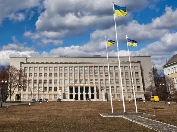 partiya-ugortsiv-pokinula-pershe-zasidannya-zakarpatskoyi-oblradi-na-znak-protestu