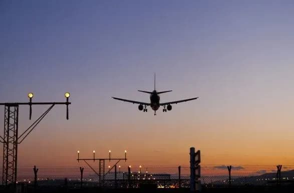 cherez-negodu-u-borispoli-skasovano-pributtya-nizki-reysiv-perelik