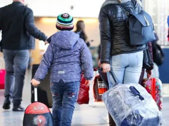 viyizd-na-postiyne-prozhivannya-u-dms-povidomili-pro-prioritetni-tsogo-roku-napryamki-dlya-ukrayintsiv