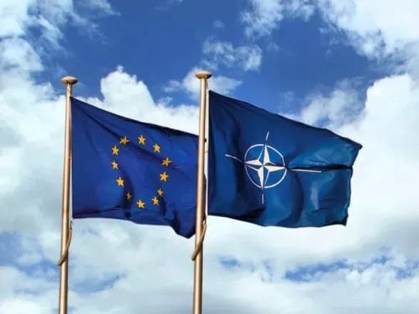 bilshist-ukrayintsiv-vse-sche-pidtrimuyut-integratsiyu-ukrayini-v-yes-i-nato